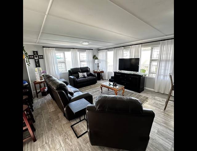 5 BEDROOM HOUSE FOR SALE IN REEBOK